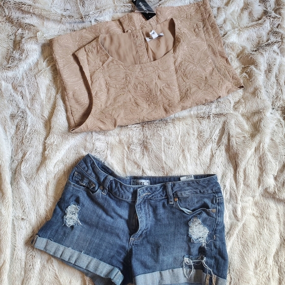 Express sleeveless top- Sz SM - Tan/Cream w/ gold - Picture 2 of 6